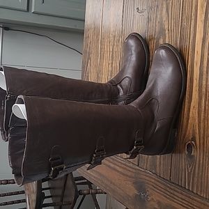 Two Lips leather boots